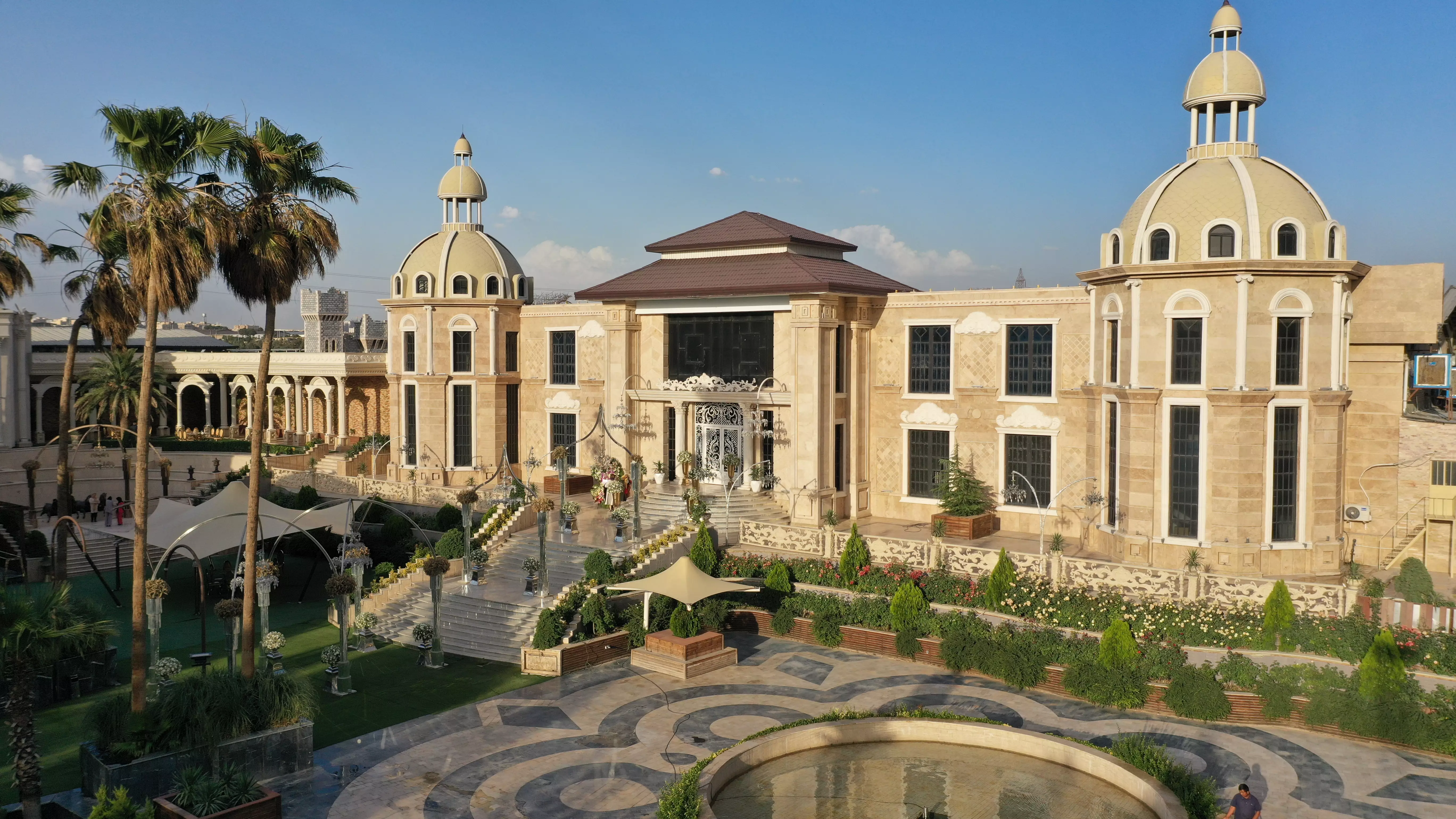 عمارت شاهانه ثمین