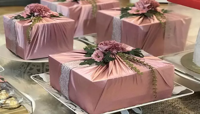 وظیفه خانواده عروس در شب یلدا چیست