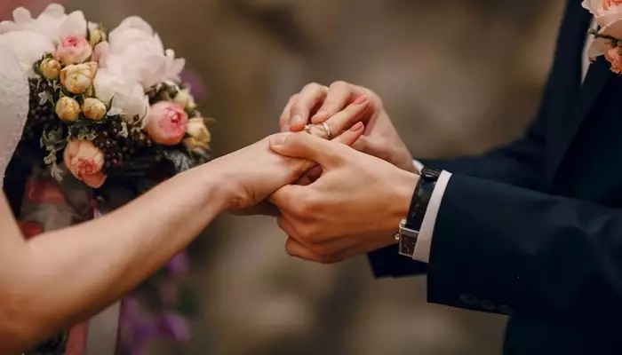 عقد آریایی چیست