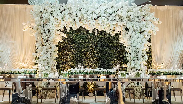 مزایای سالن اجتماعات بله برون