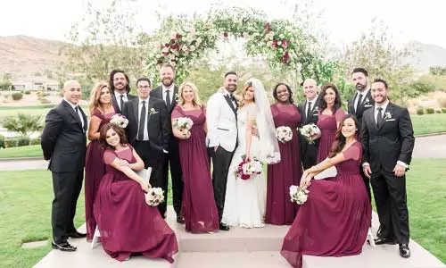 لباس زرشکی برای ساقدوش