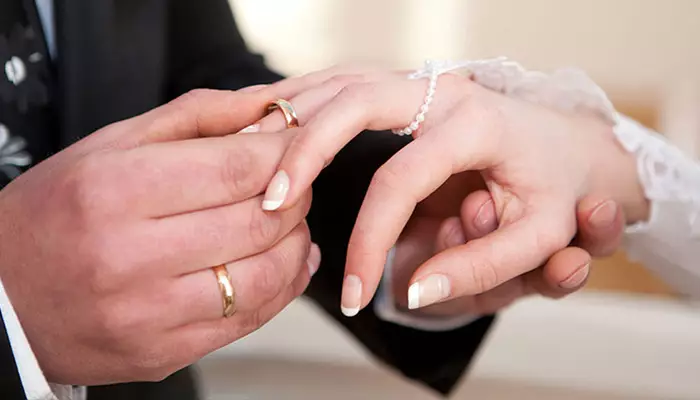 وظایف خانواده داماد در بله برون