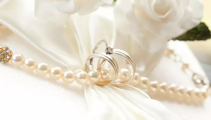 تزیین سفره عقد با مروارید