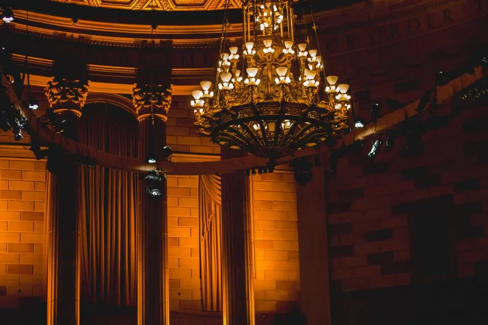 ویدیو: عمارت کلاسیک