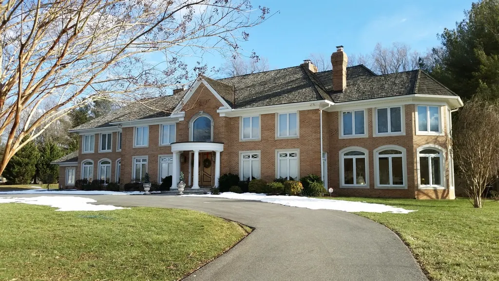 عمارت شاهانه ثمین